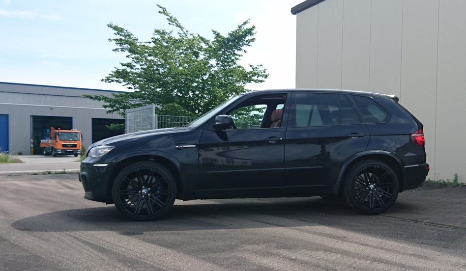 Bmw X5M - Impressive IC09 mb 10,5&12x22 (1)