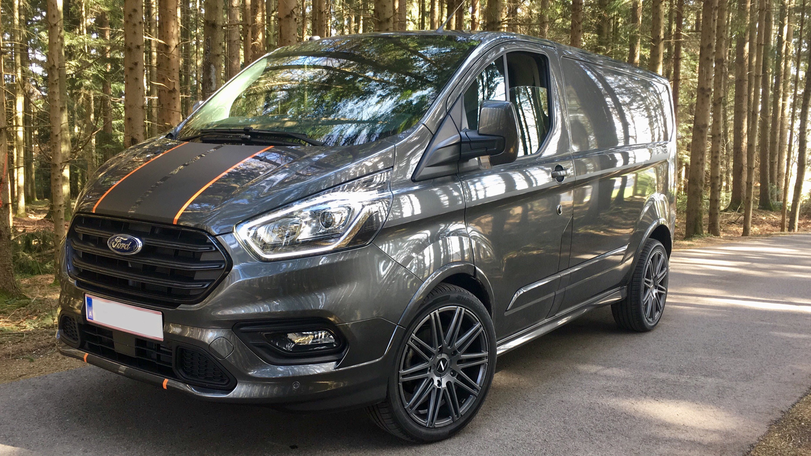 Ford Transit Custom + Impressive IC09 matte gunmetal 8x20 (1)