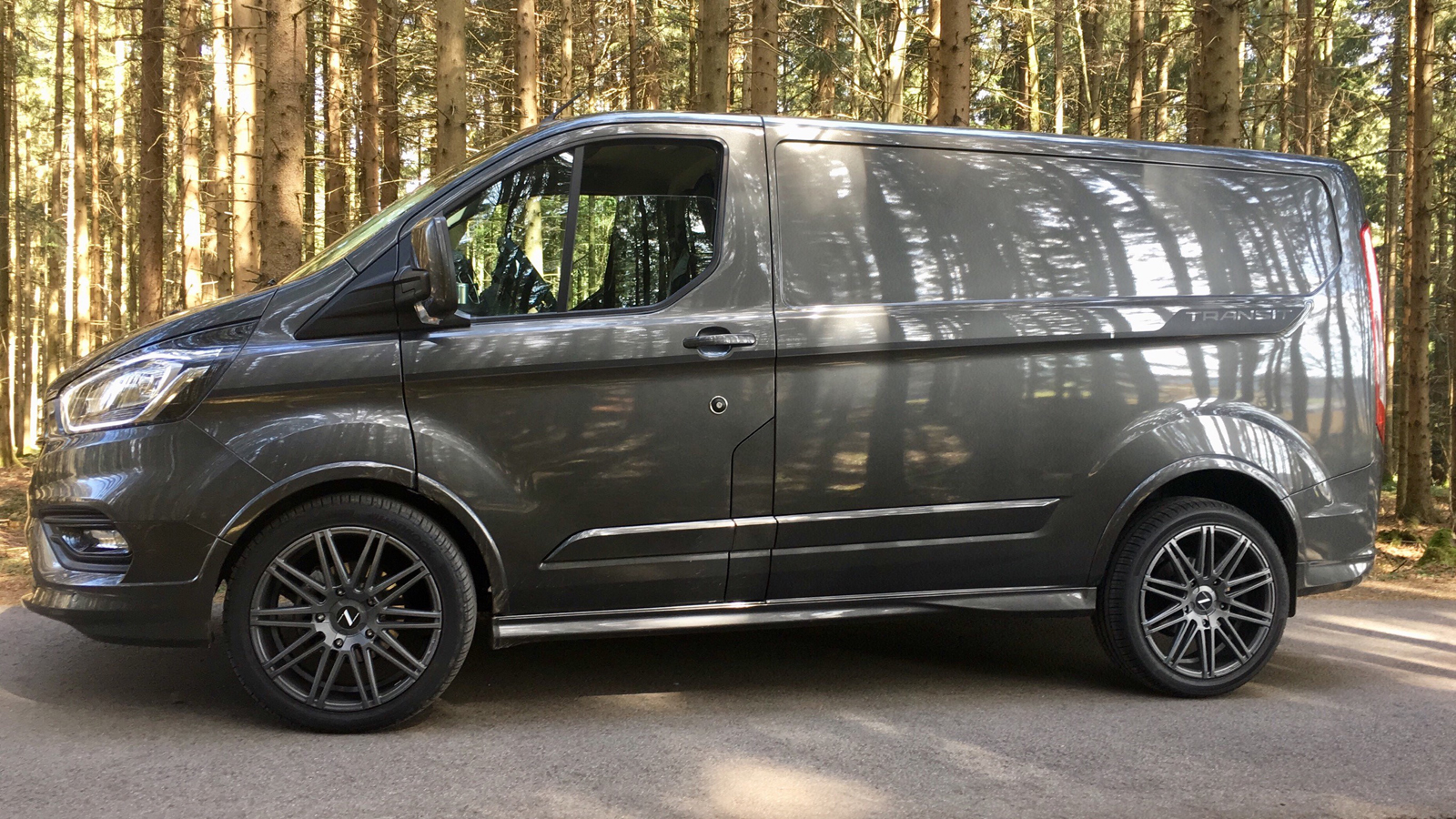 Ford Transit Custom + Impressive IC09 matte gunmetal 8x20 (3)