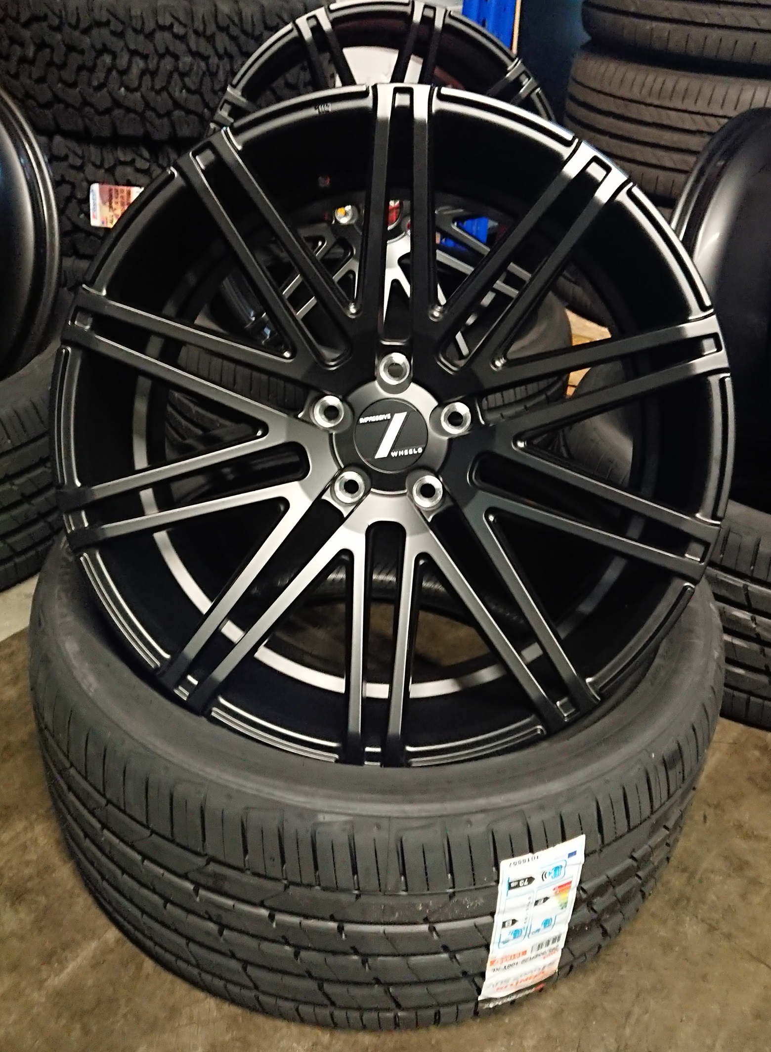 Impressive IC09 matte black 10,5x22 ET38 5x127 ML74,1 (3)