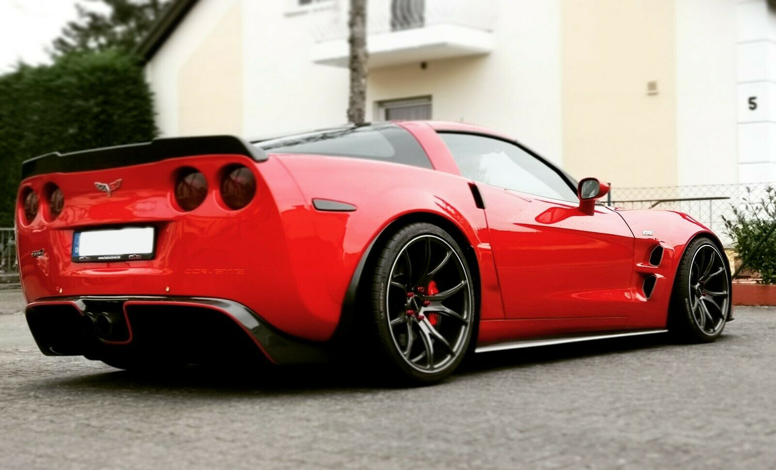 Chevrolet Corvette C6 Z06 red - Impressive IC01 matte black 10x19&12x20