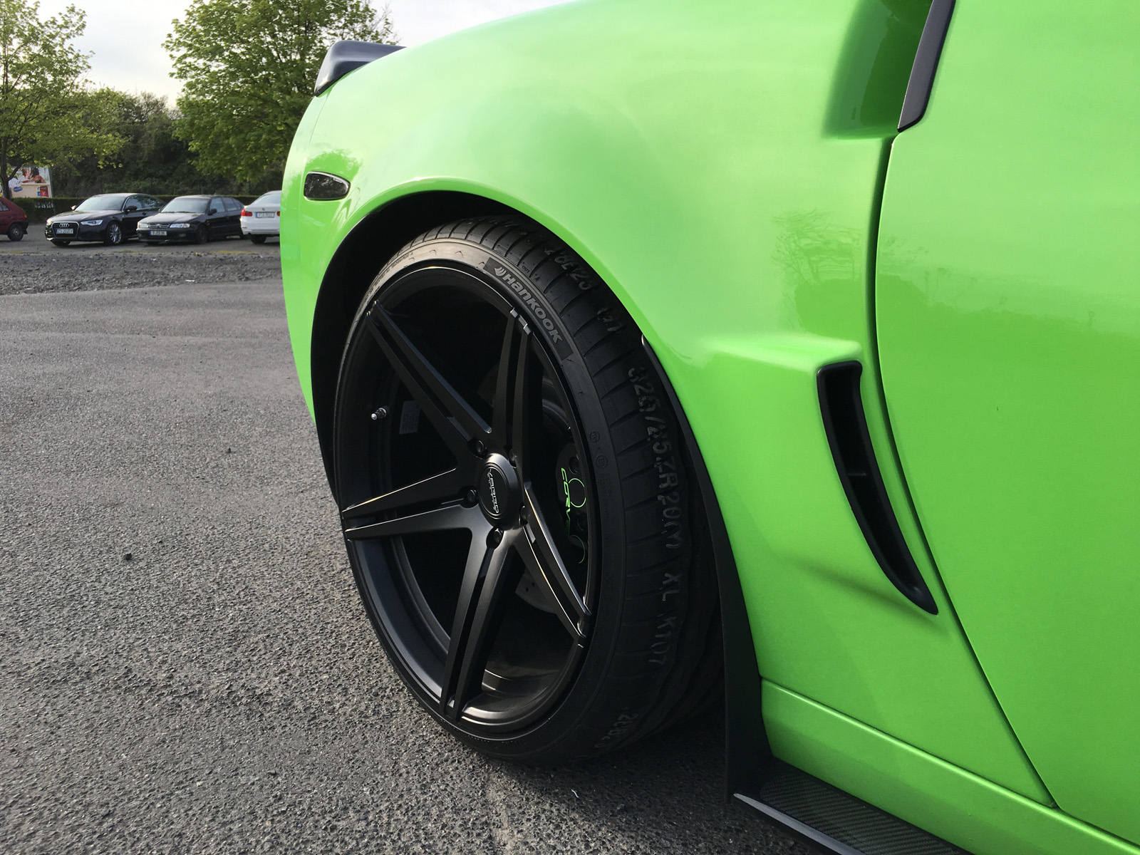 Chevrolet Corvette C6 green + Impressive IC03 matte black (1)