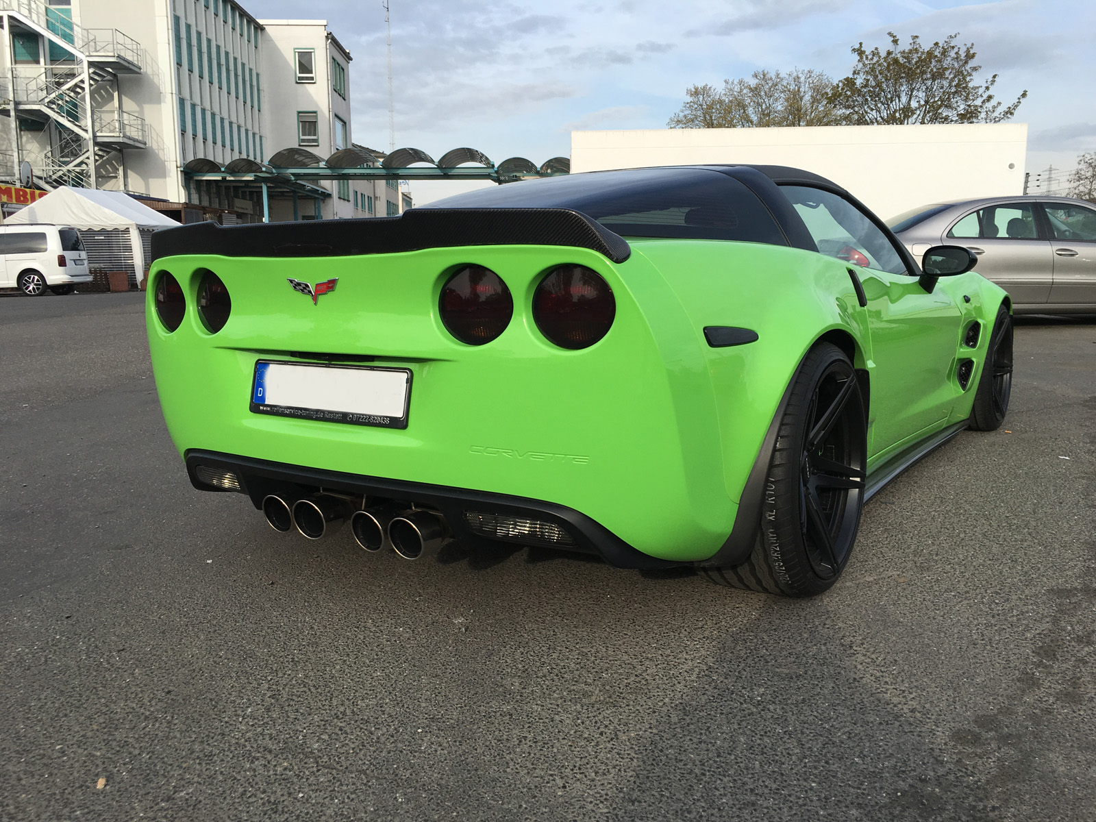 Chevrolet Corvette C6 green + Impressive IC03 matte black (2)