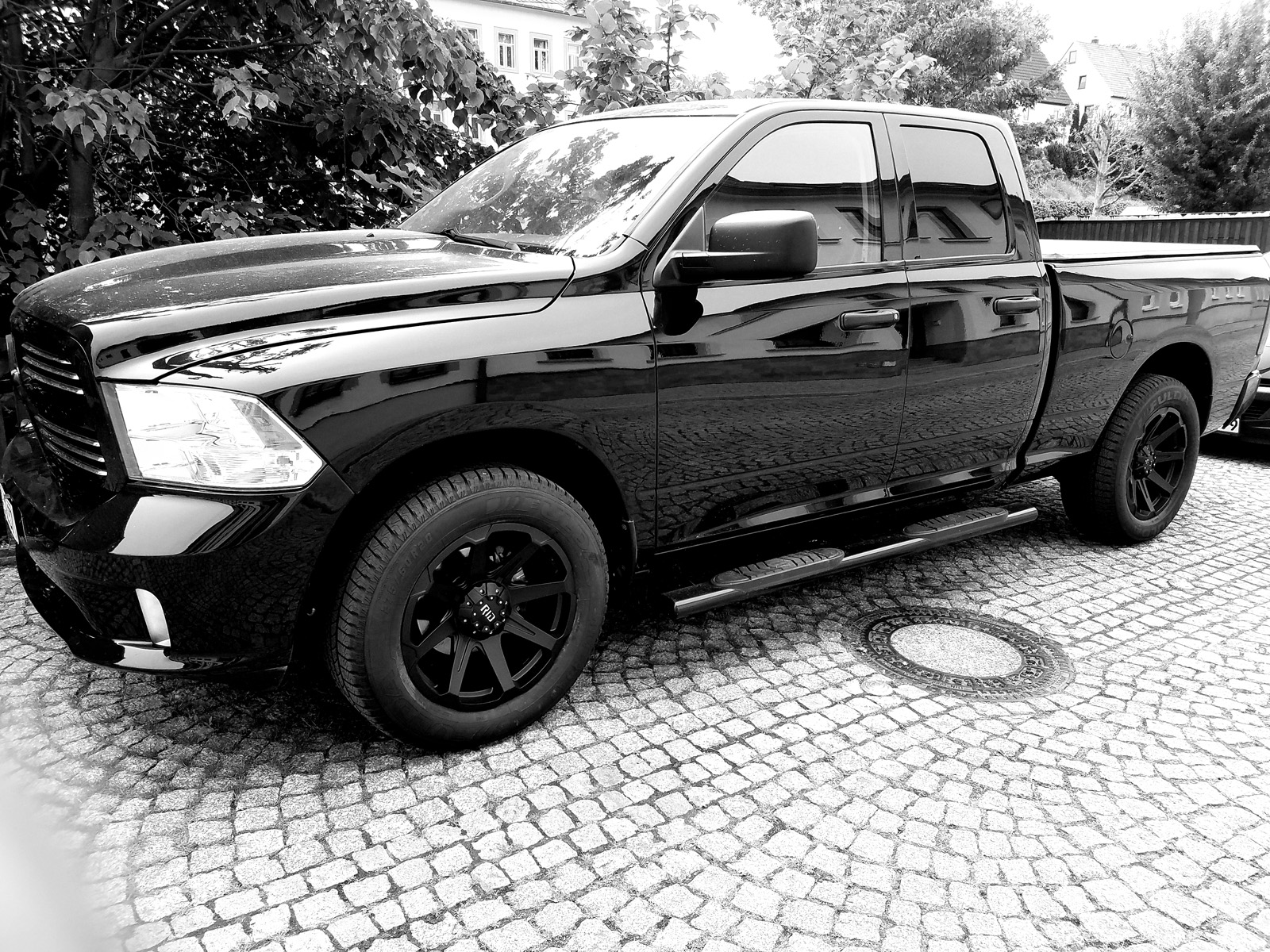 Dodge Ram 1500 black - Rid R05 9x20 mb 2756020 (1)