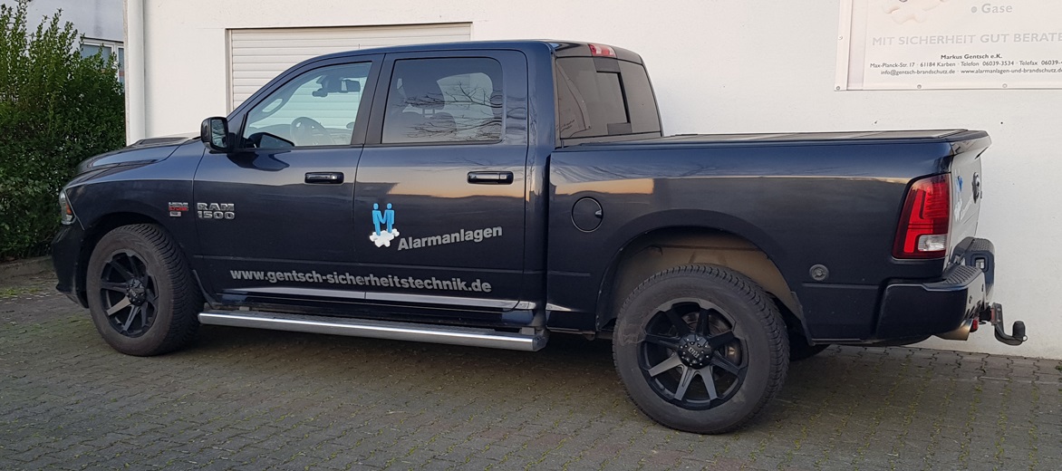 Dodge Ram 1500 black - Rid R05 mb 9x20 Nokian 2756020