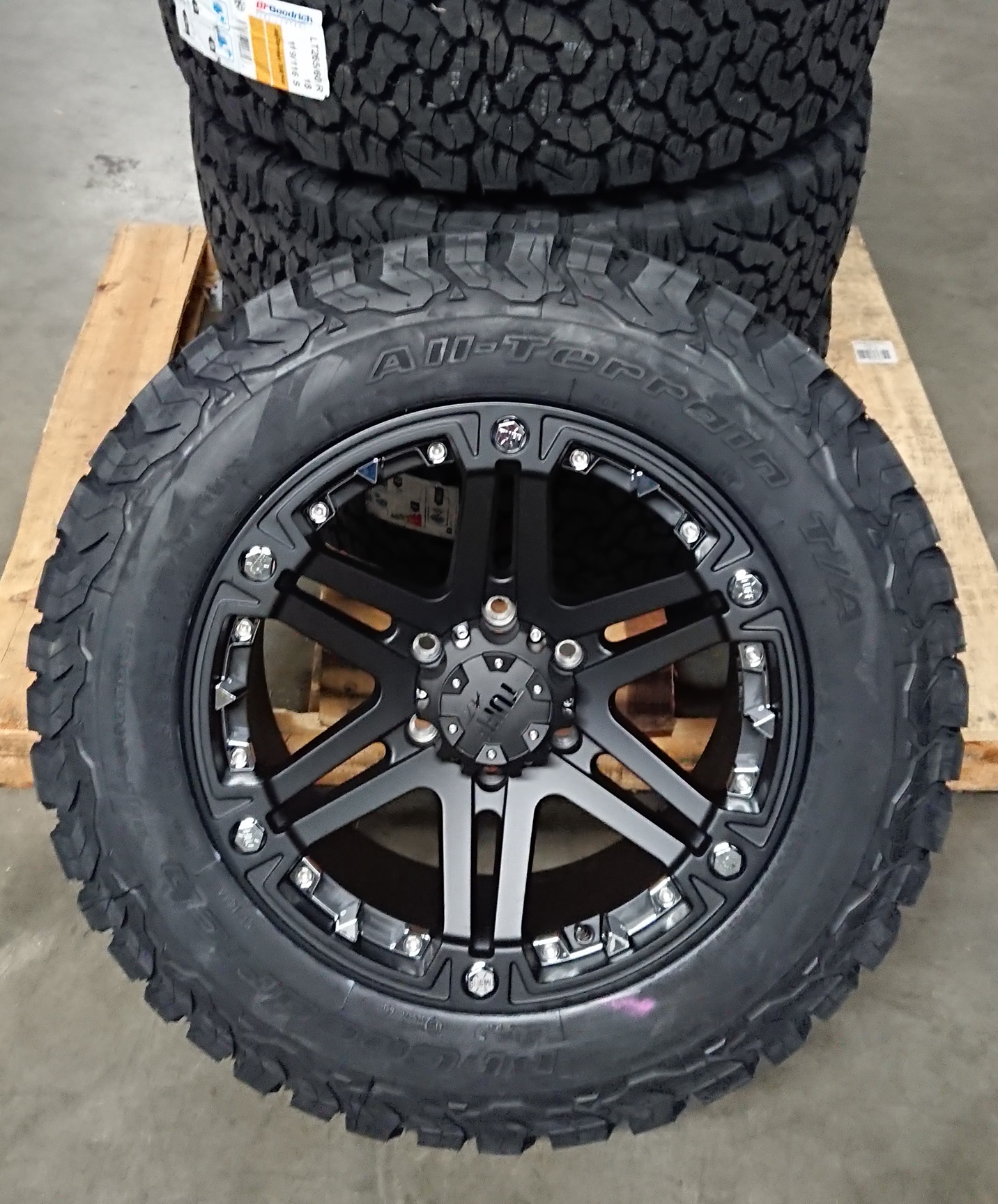 Tuff T01 9x18 + BF Goodrich KO2 2656018