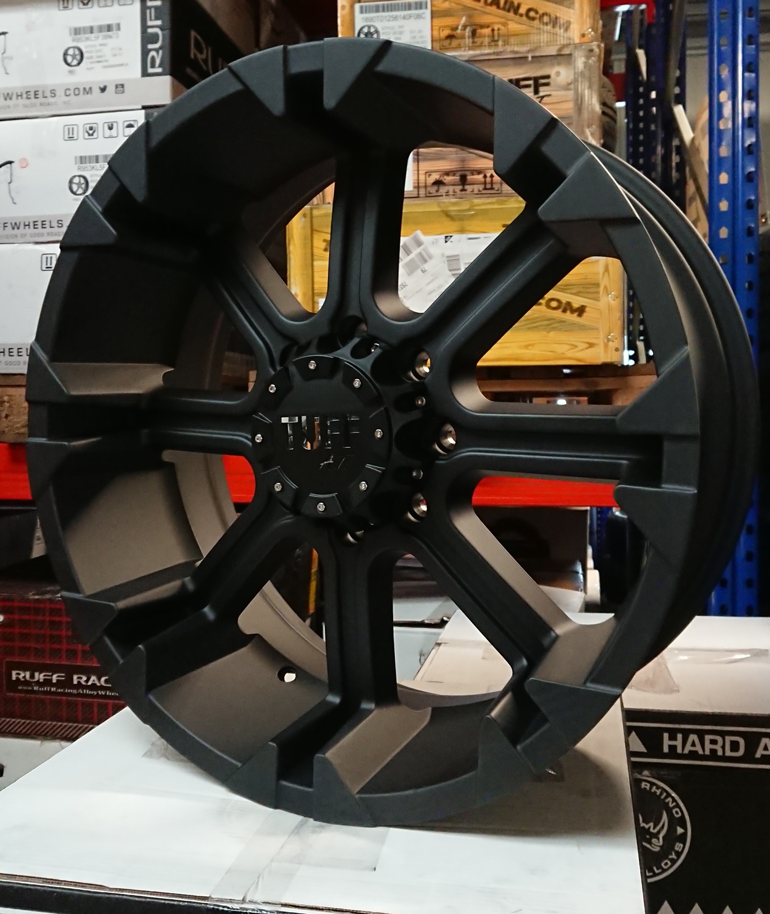 Tuff T13 matte black 9,5x22 ET15 8x165,1 ML122,1 (2)