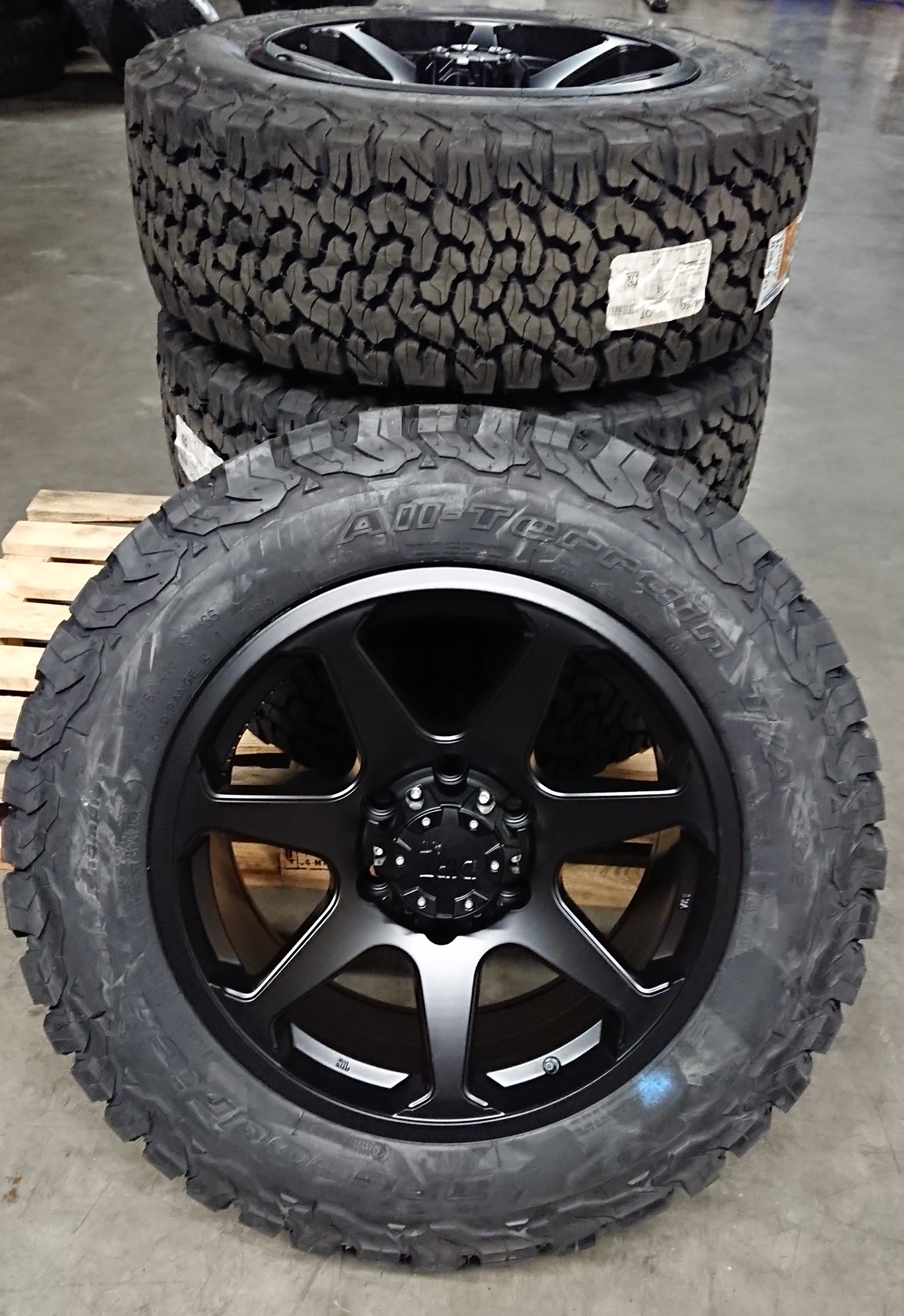 Dirt D42 9x18 6x139,7+BF 2656018 (1)