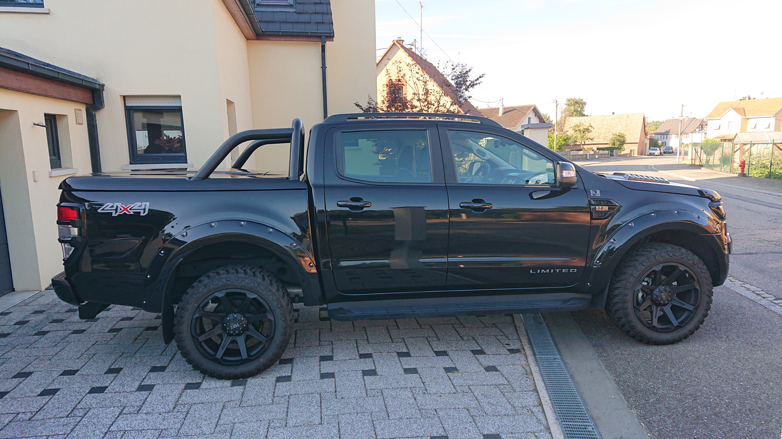 Ford Ranger black - Tuff T05 mb 9x20 Atturo 2855020 (4)