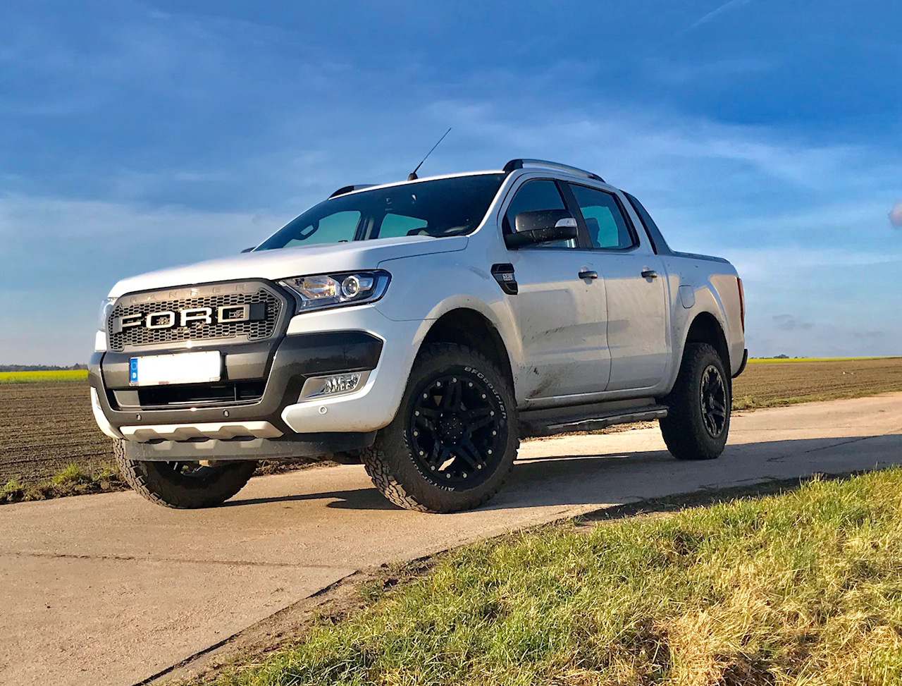 Ford Ranger white - Dirt D66 mb 9x18 BF 2656018 (2)