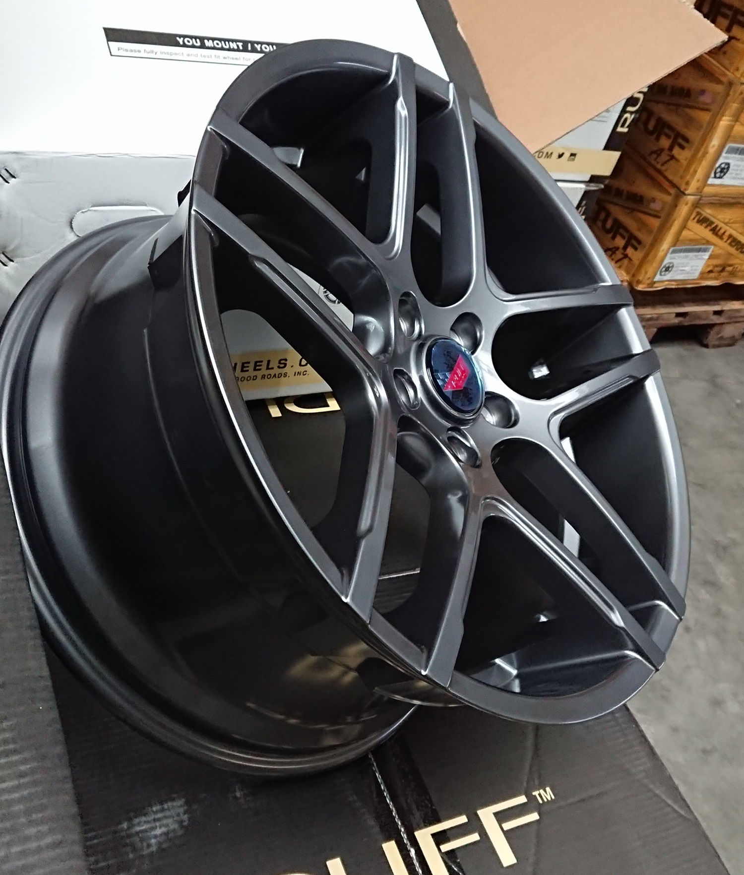 Ruff Racing R954 10,5x20 gloss grey (2)