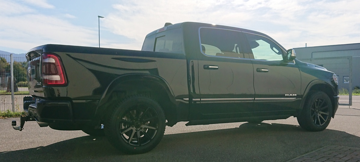 Dodge Ram 1500 black - Dirt D54 gb 9x20 Hankook RW10 2755520 (1)