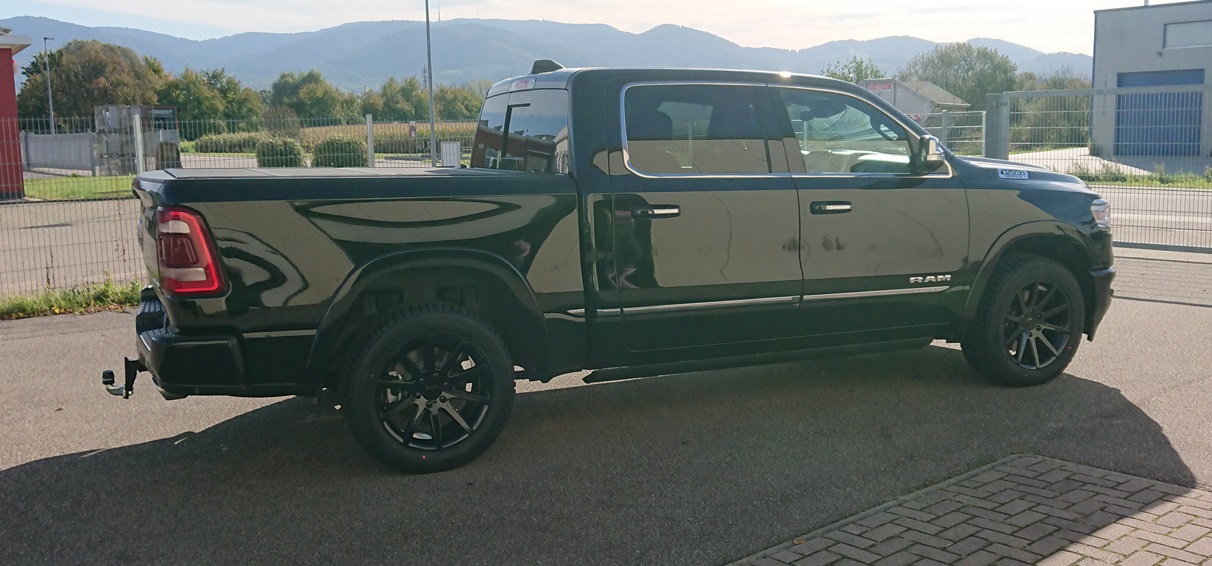 Dodge Ram 1500 black - Dirt D54 gb 9x20 Hankook RW10 2755520 (2)