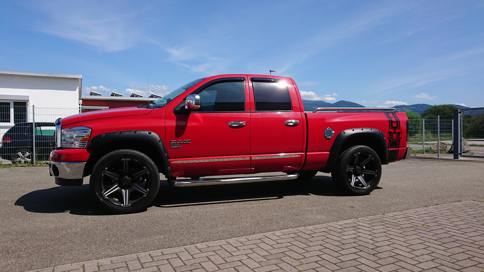 Dodge Ram 1500 red - Tuff T12 milled 10x22 3054522
