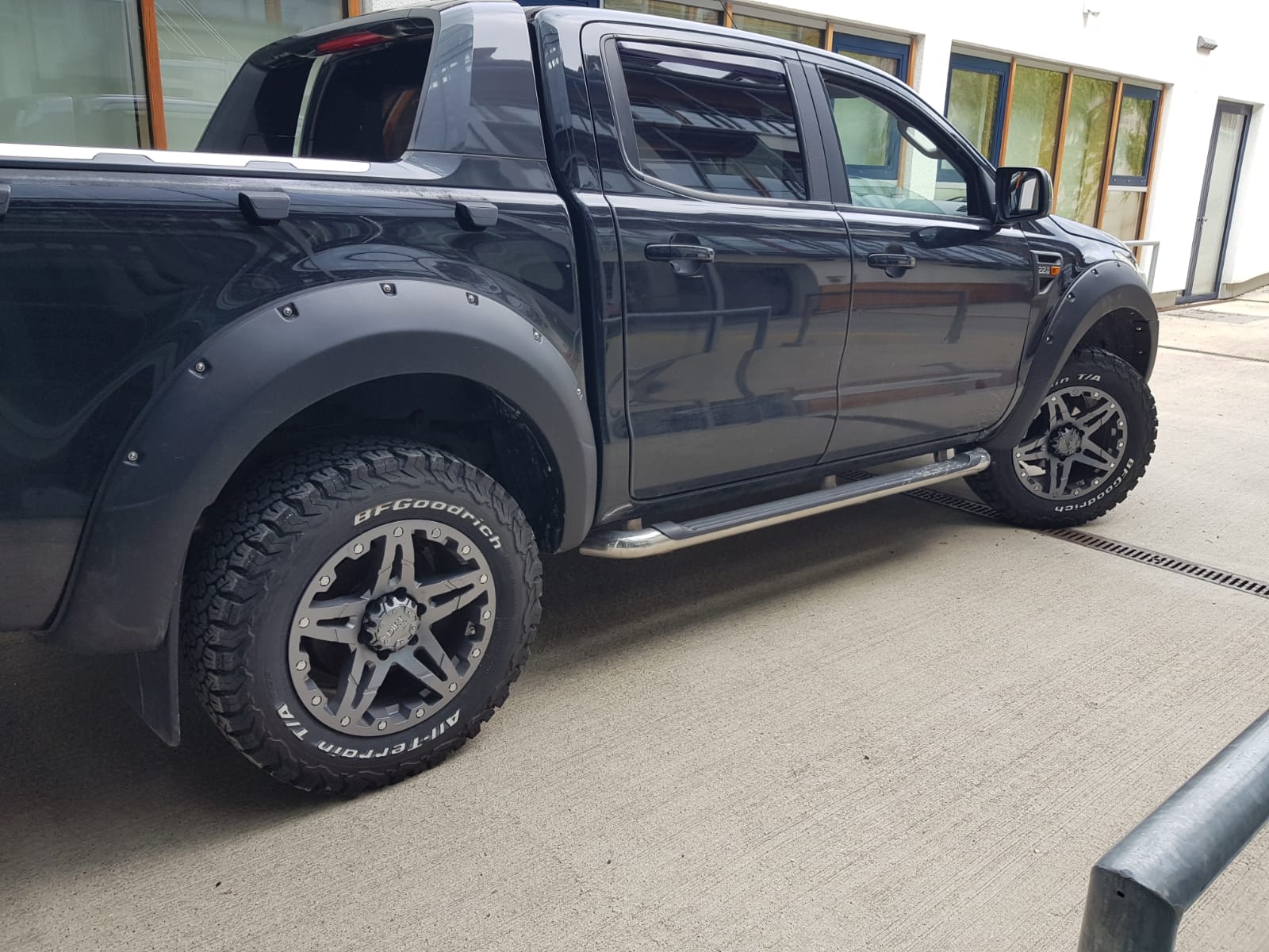 Ford Ranger black + Dirt D66 mg 9x18 - BF 2856018 (2)