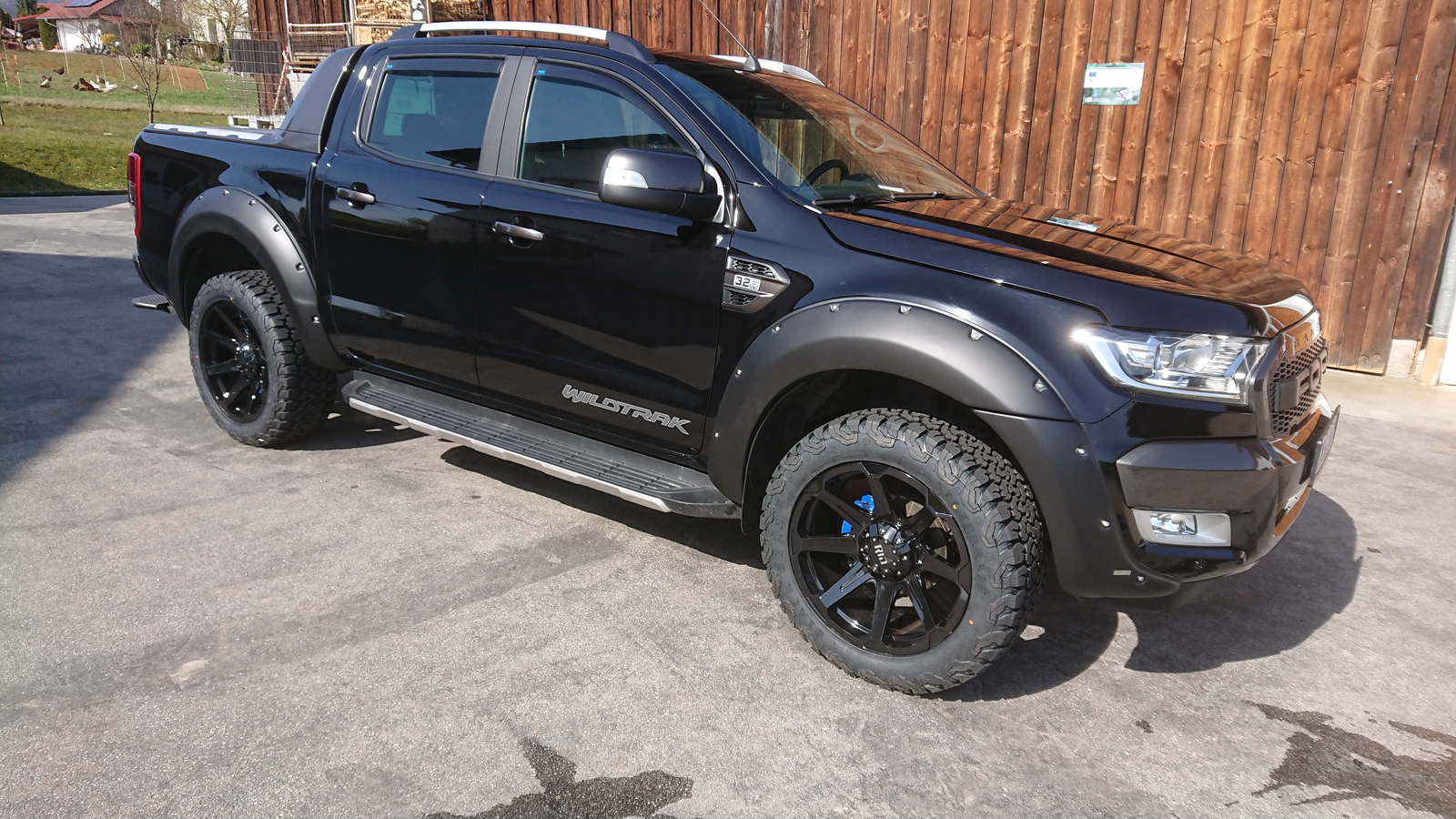 Ford Ranger black - Rid R05 gb 9x20 BB 2855020 (4)