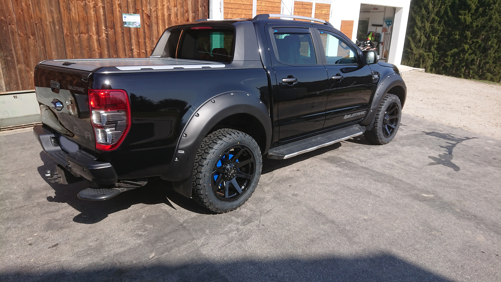 Ford Ranger black - Rid R05 gb 9x20 BB 2855020 (5)