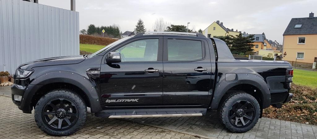 Ford Ranger black - Rid R05 mb 9x20 Black Bear 2855020 (2)
