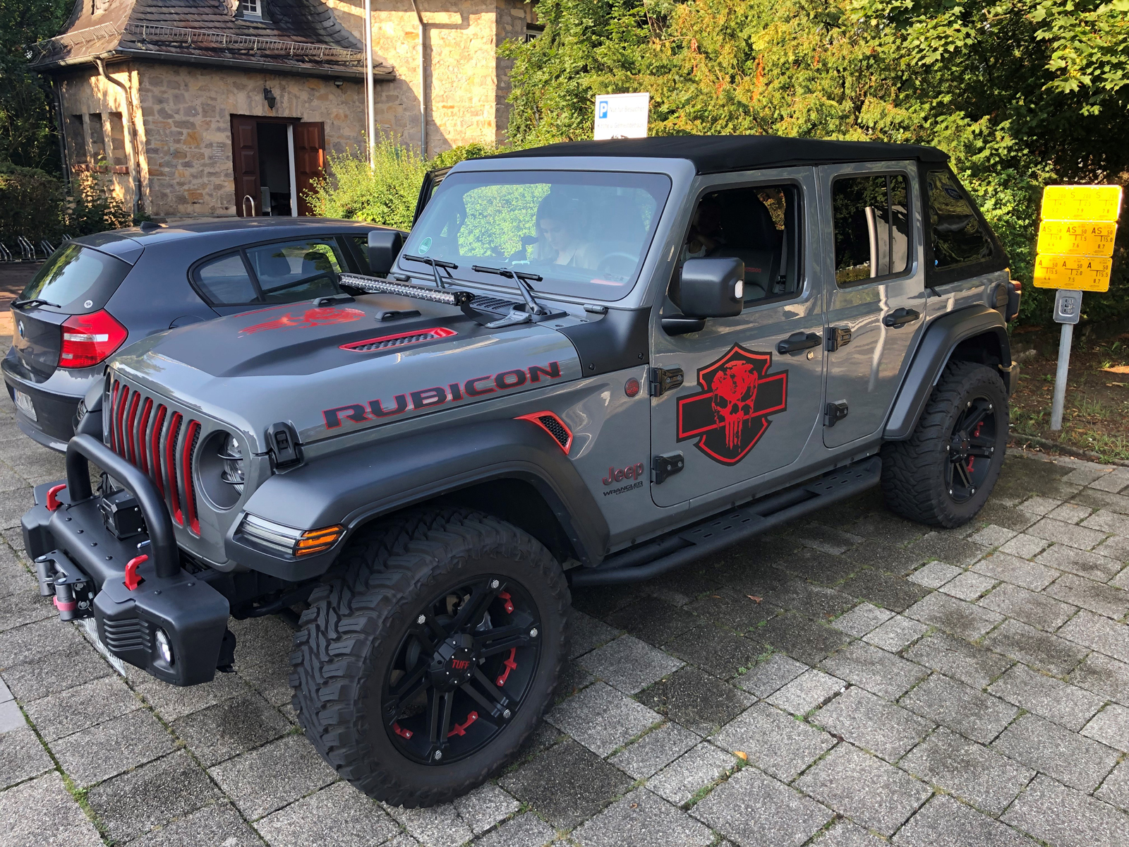 Jeep Wrangler JL grey - Tuff T01 mbr 9x20 Atturo 33x12,5x20