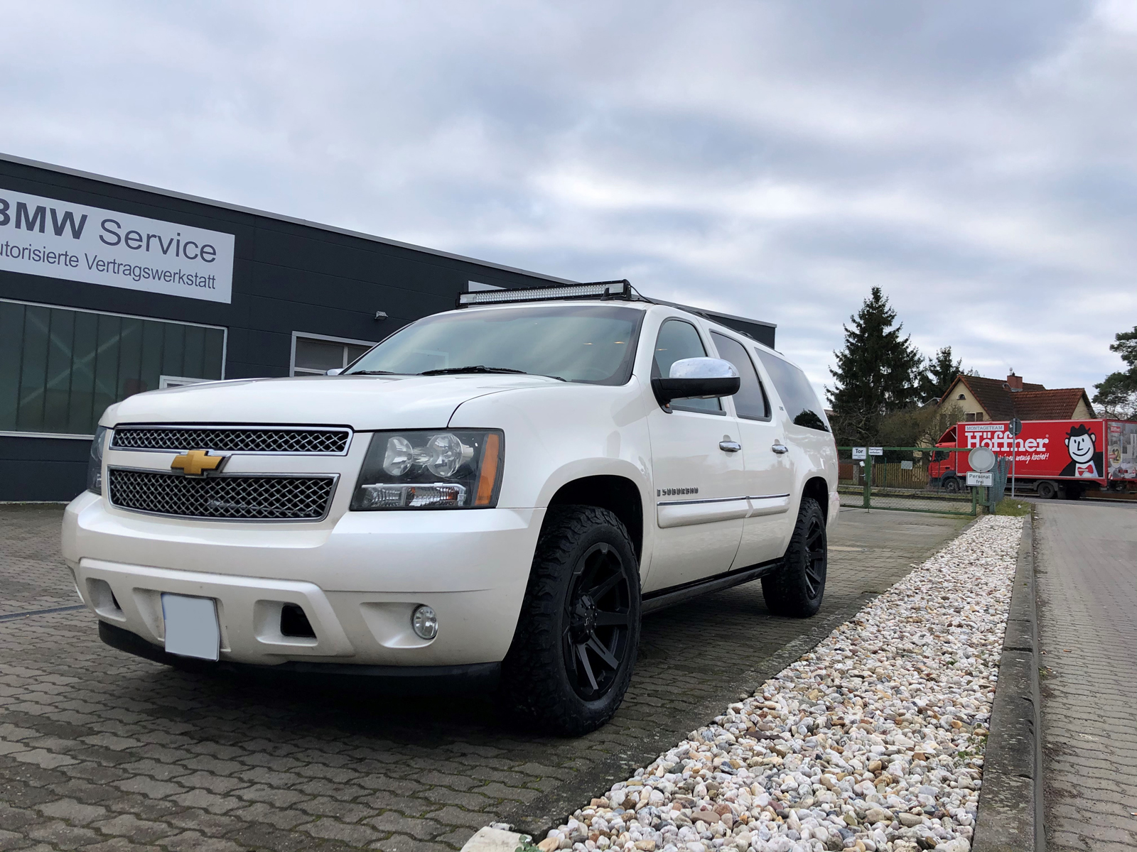 Chevrolet Suburban white - Rid R05 mb 9x20 BF 2755520 (4)