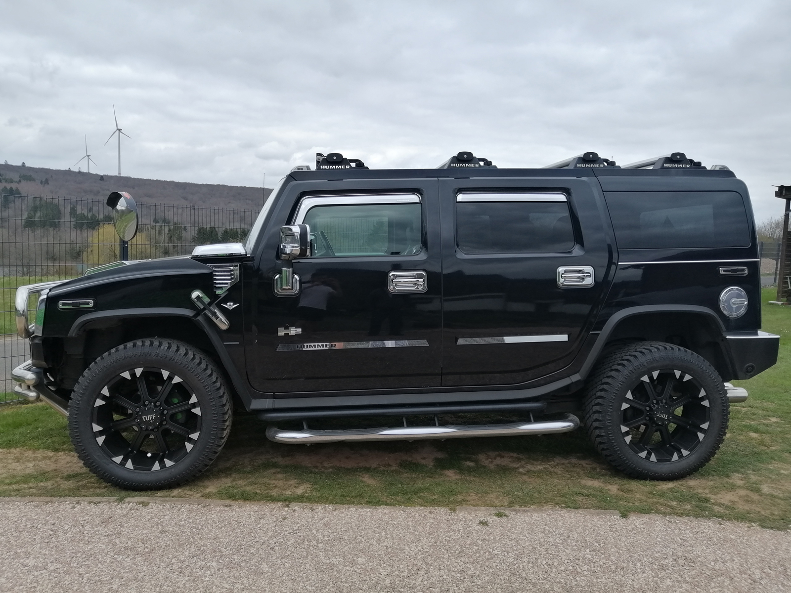 Hummer H2 black - Tuff T13 mb 9,5x22 Atturo xt 3255022 (4)