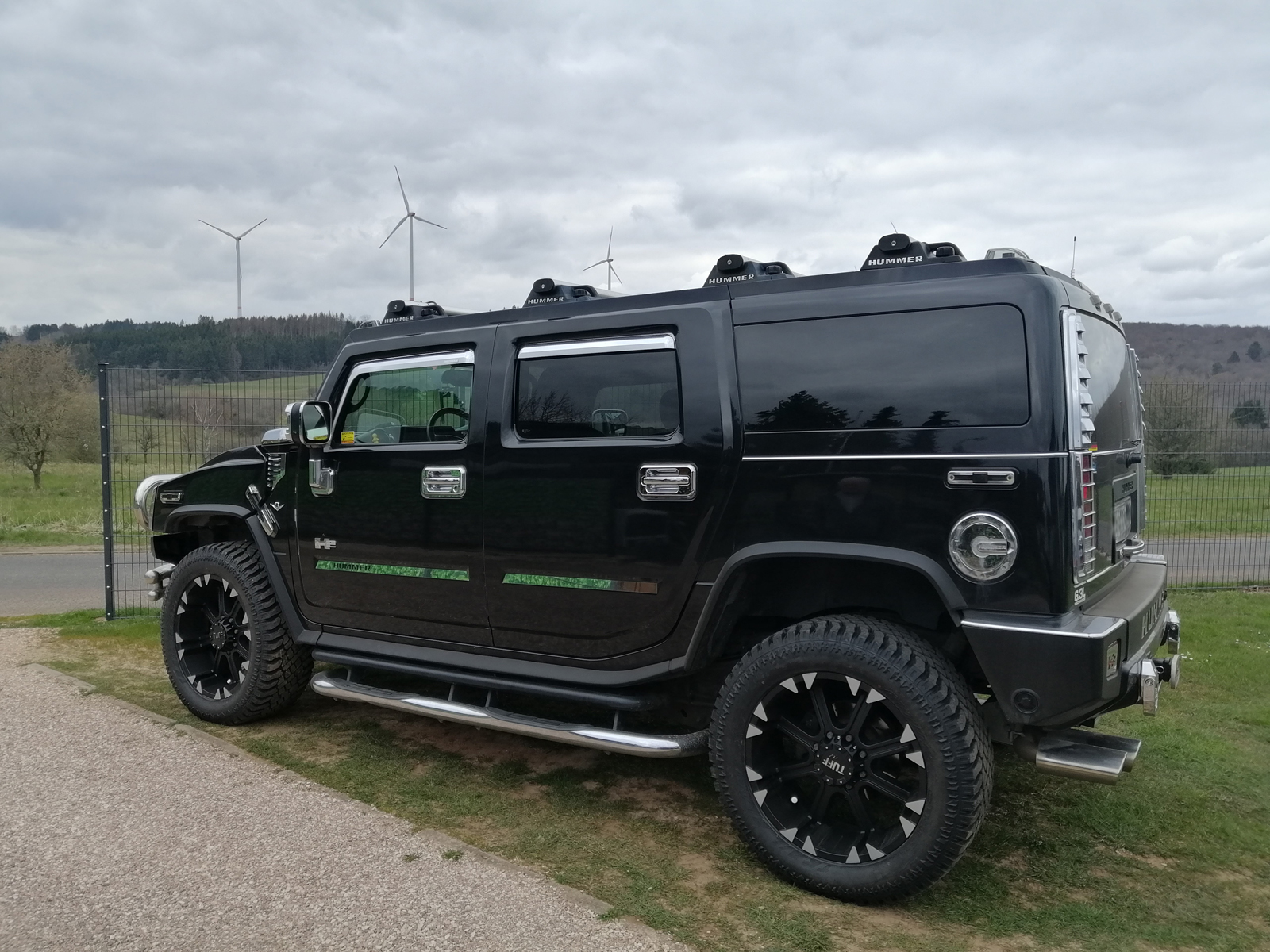 Hummer H2 black - Tuff T13 mb 9,5x22 Atturo xt 3255022 (5)