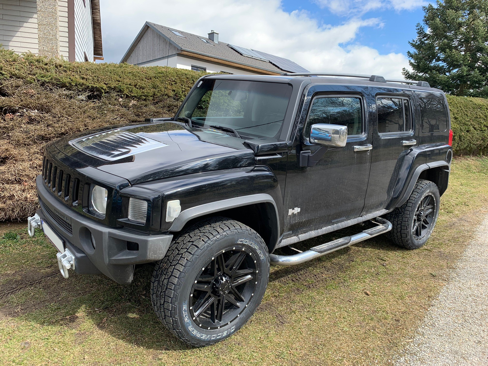 Hummer H3 black - Dirt D62 mbm 9x20 Cooper 2755520 (1)