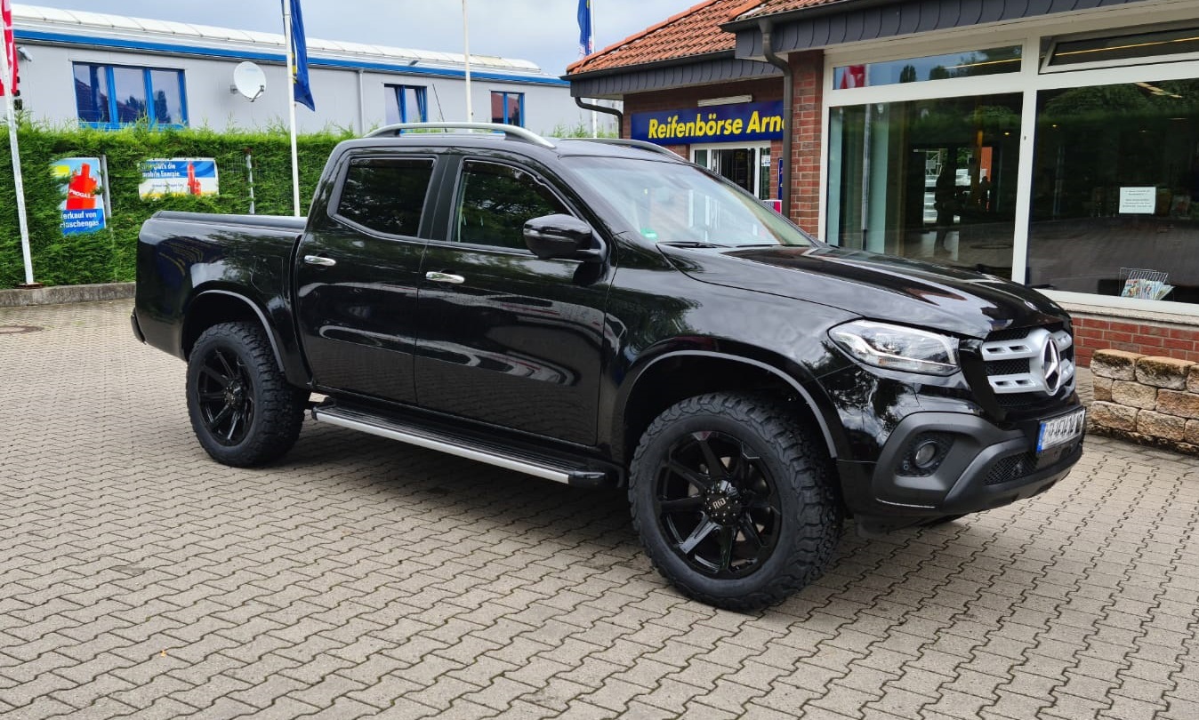 Mercedes X250 black - Rid R05 gb 9x20 + BF 2755520 inkl. Höherlegung (2)