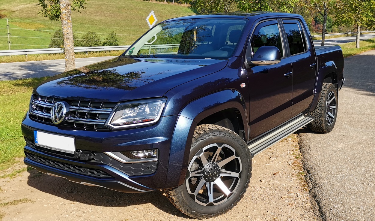 VW Amarok black + RID R05 mbm 9x20 BF 2755520 (1)